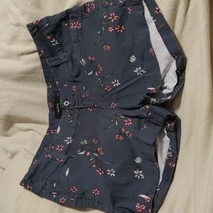 Torrid blue floral shorts